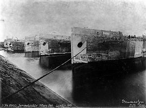 CAP ROUX ET LES BATEAUX EN CIMENT  (16) stade fabrication 2